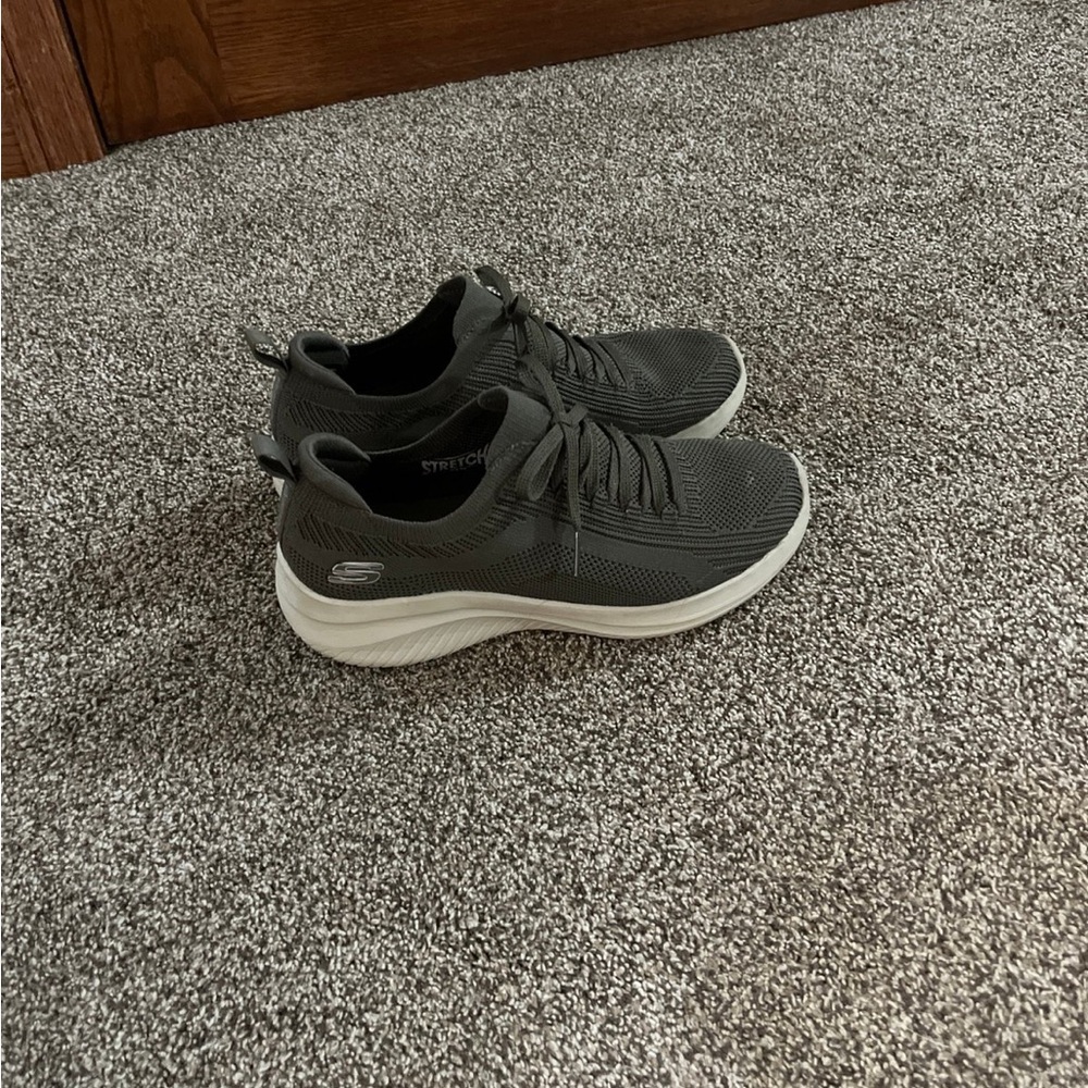 Sketchers air cooled memory foam shoes